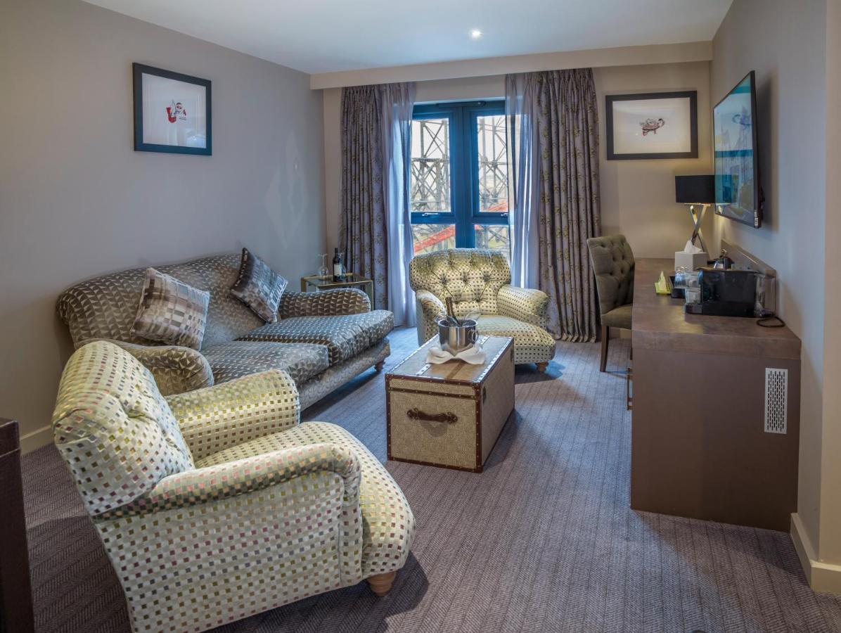 Boulevard Hotel Blackpool Exteriör bild A suite at the hotel