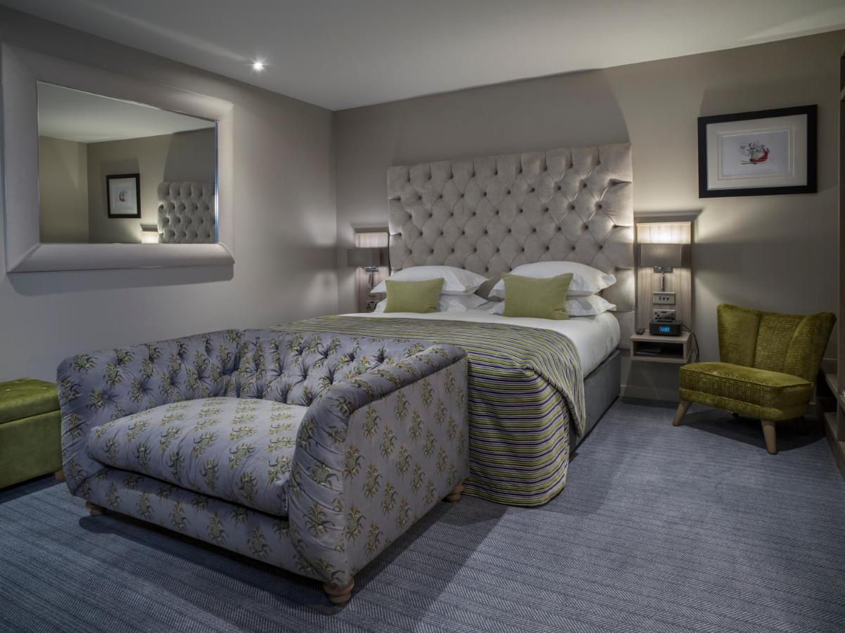 Boulevard Hotel Blackpool Exteriör bild A bedroom at The Midland