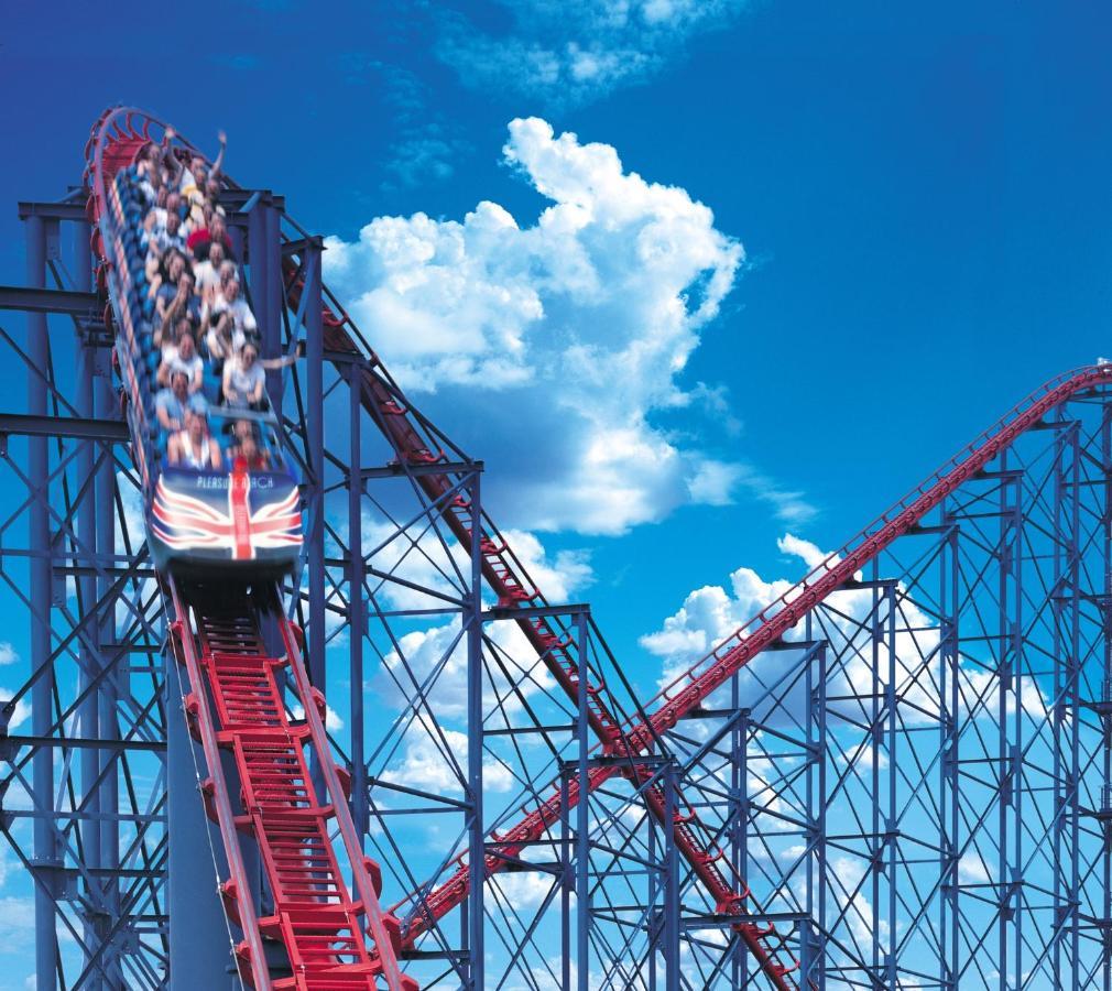 Boulevard Hotel Blackpool Exteriör bild The UK's first roller coaster, The Great Stinger
