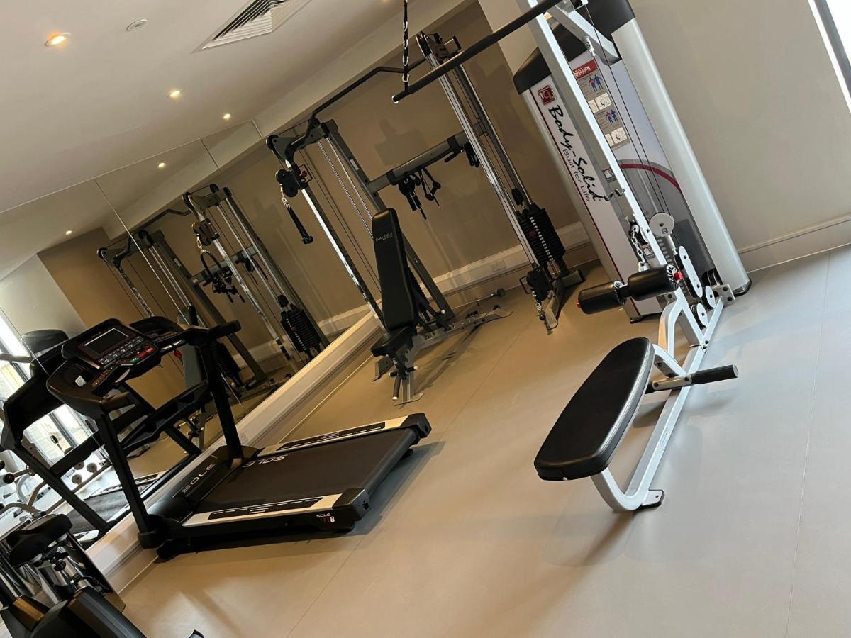 Boulevard Hotel Blackpool Exteriör bild A home gym