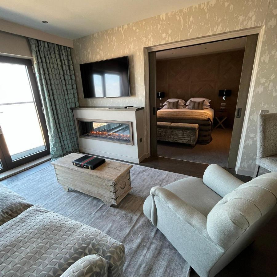 Boulevard Hotel Blackpool Exteriör bild A suite at the hotel