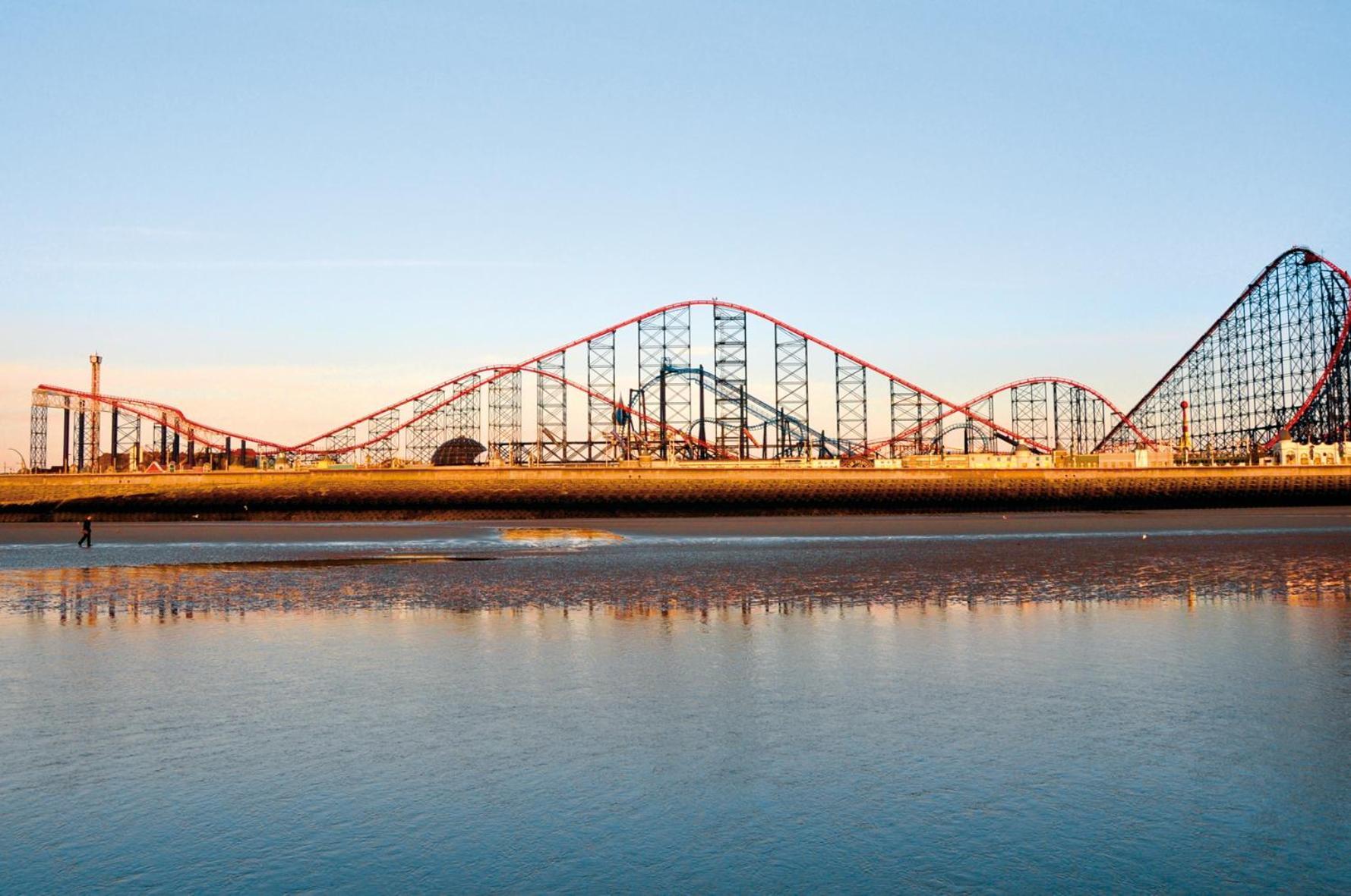 Boulevard Hotel Blackpool Exteriör bild The Pleasure Beach