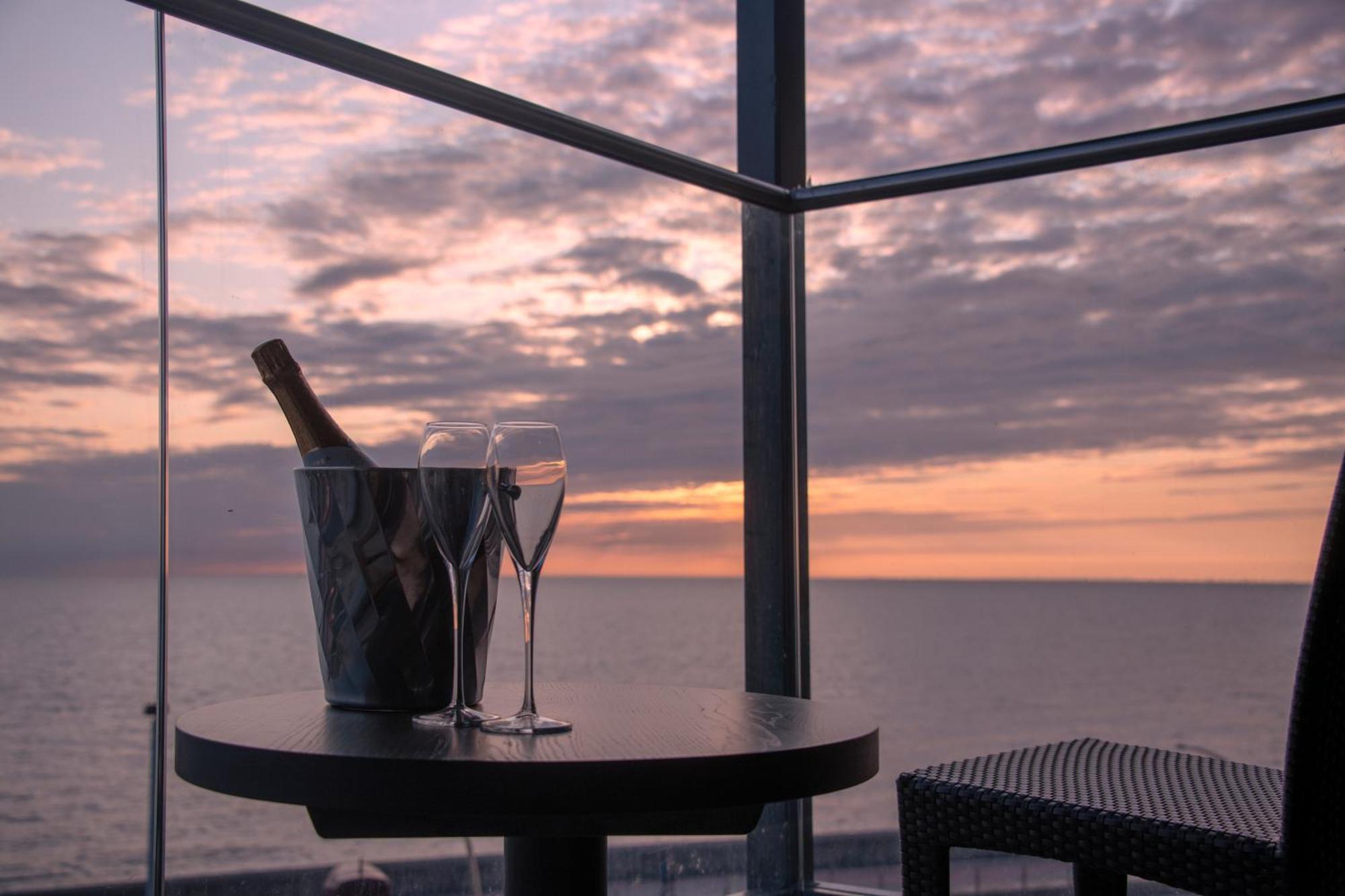 Boulevard Hotel Blackpool Exteriör bild Sunset at the Cape of Good Hope