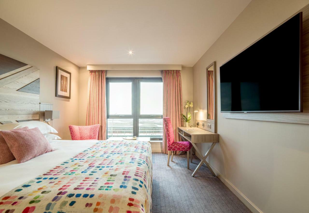 Boulevard Hotel Blackpool Exteriör bild A room at the hotel