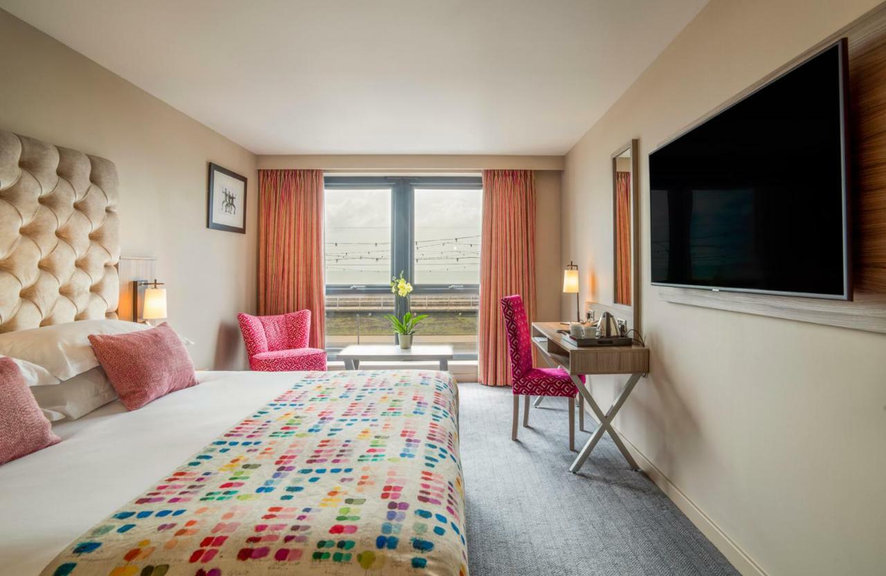 Boulevard Hotel Blackpool Exteriör bild A room at the hotel