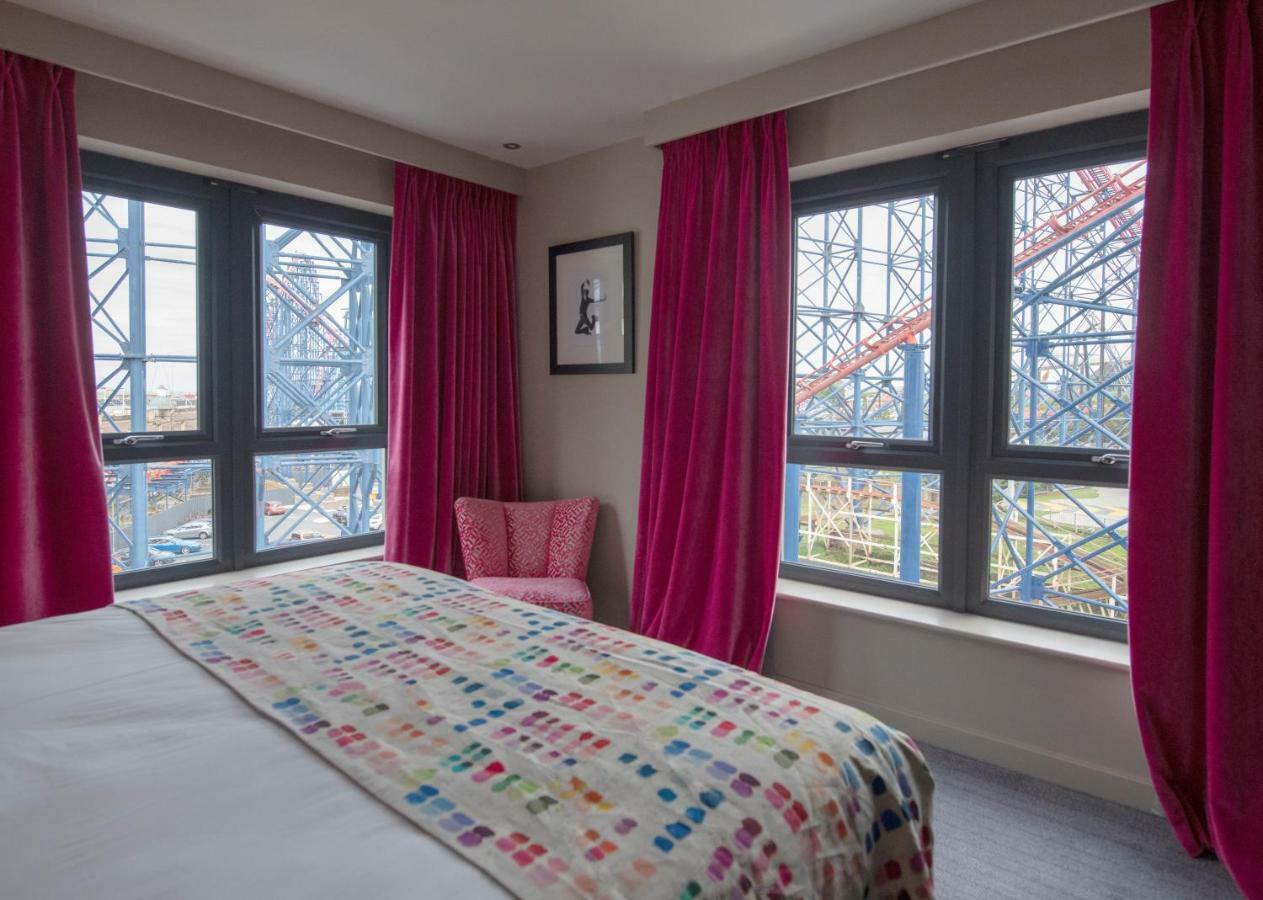 Boulevard Hotel Blackpool Exteriör bild A bedroom at the hotel