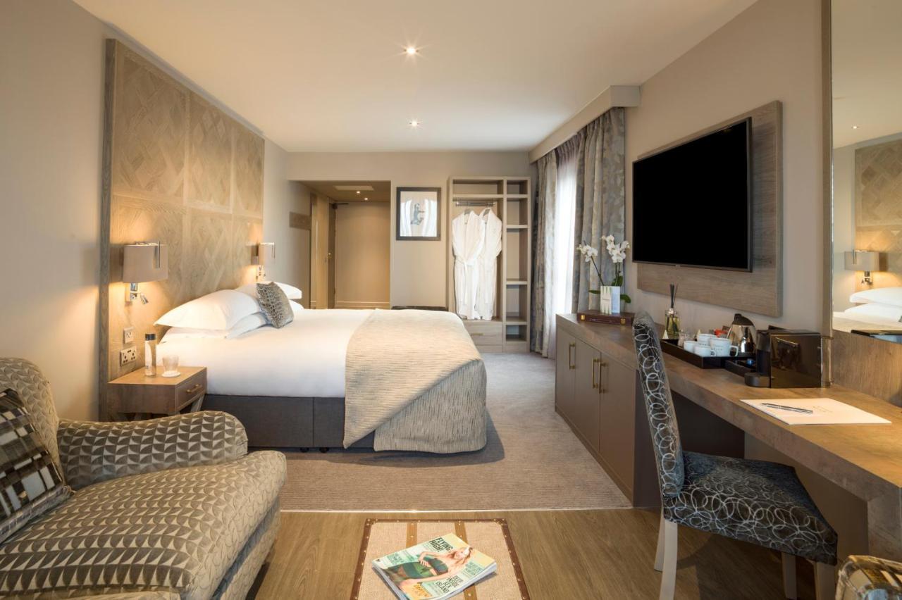 Boulevard Hotel Blackpool Exteriör bild A room at The Mitre